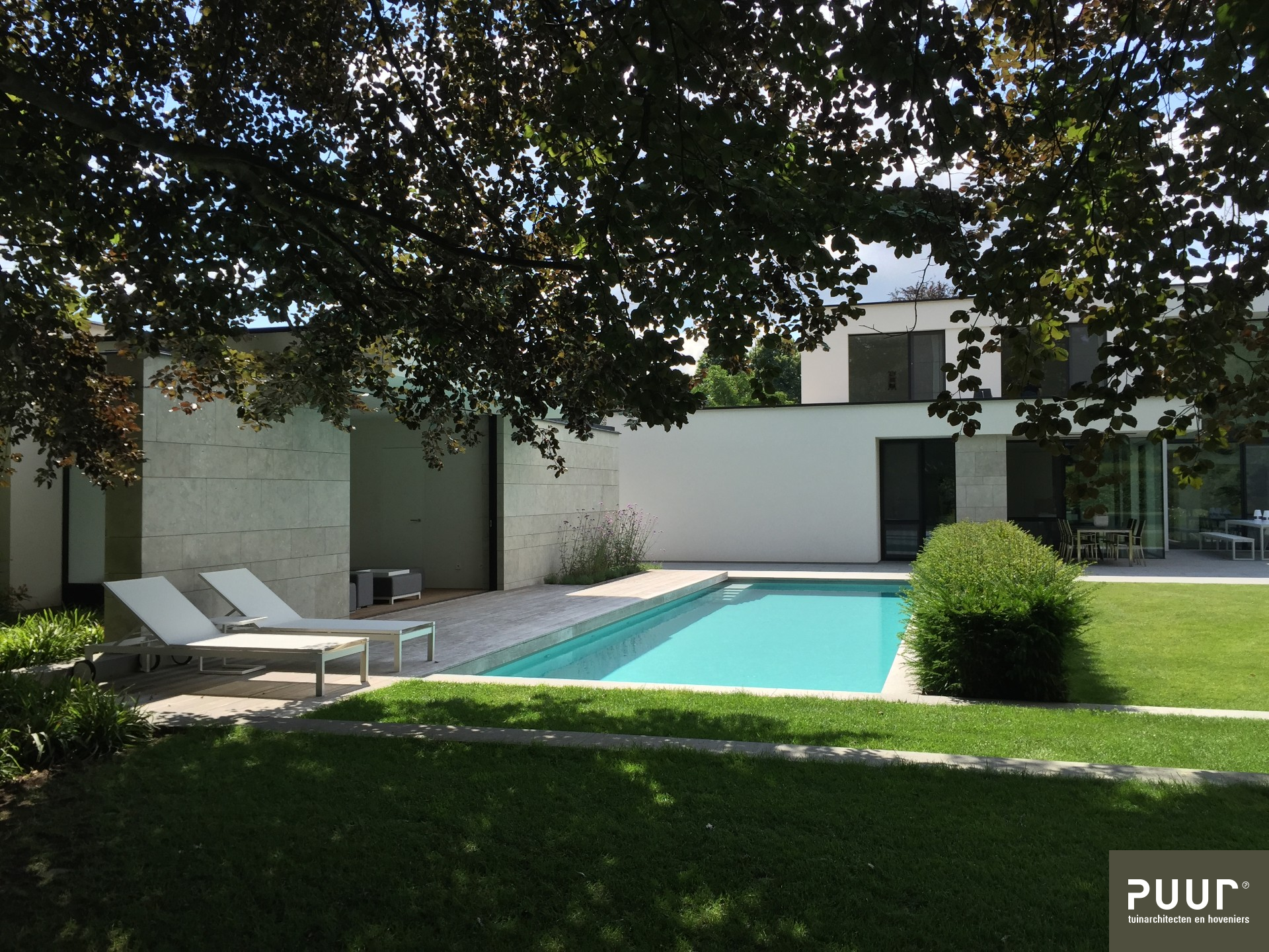 Zwembad met poolhouse in Genk - Puur Groen